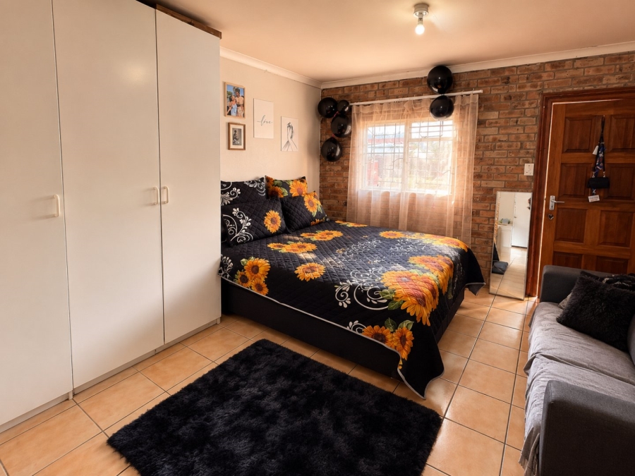 Bedroom Property for Sale in Die Bult North West